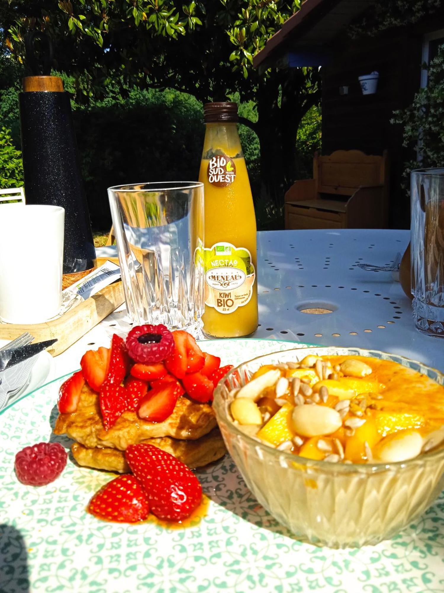 Les Jardins De Mimizan Bed & Breakfast Exterior photo